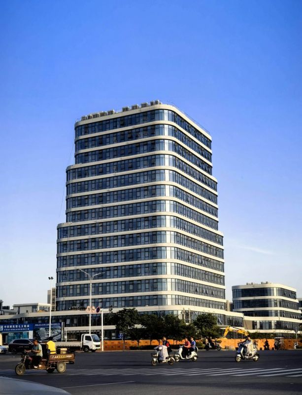 新鄉(xiāng)高新區(qū)企業(yè)總部孵化基地門窗工程